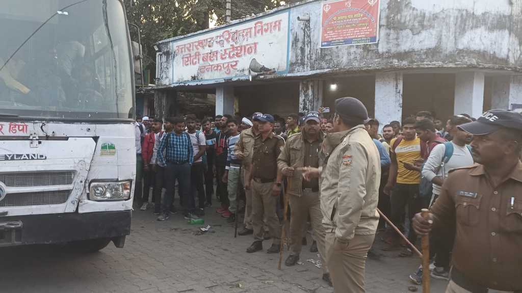 पुलिस कप्तान अजय गणपति ने आज फिर किया टनकपुर क्षेत्र का निरीक्षण, सुरक्षा व्यवस्था बनाए रखने के दिए निर्देश।