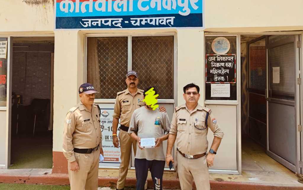 लूट की वारदात का मुकदमा दर्ज होने के 24 घंटे के भीतर एक अभियुक्त पुलिस के शिकंजे में, फरार दो अभियुक्तों की तलाश जारी, गिरफ्तार अभियुक्त को भेजा जेल।
