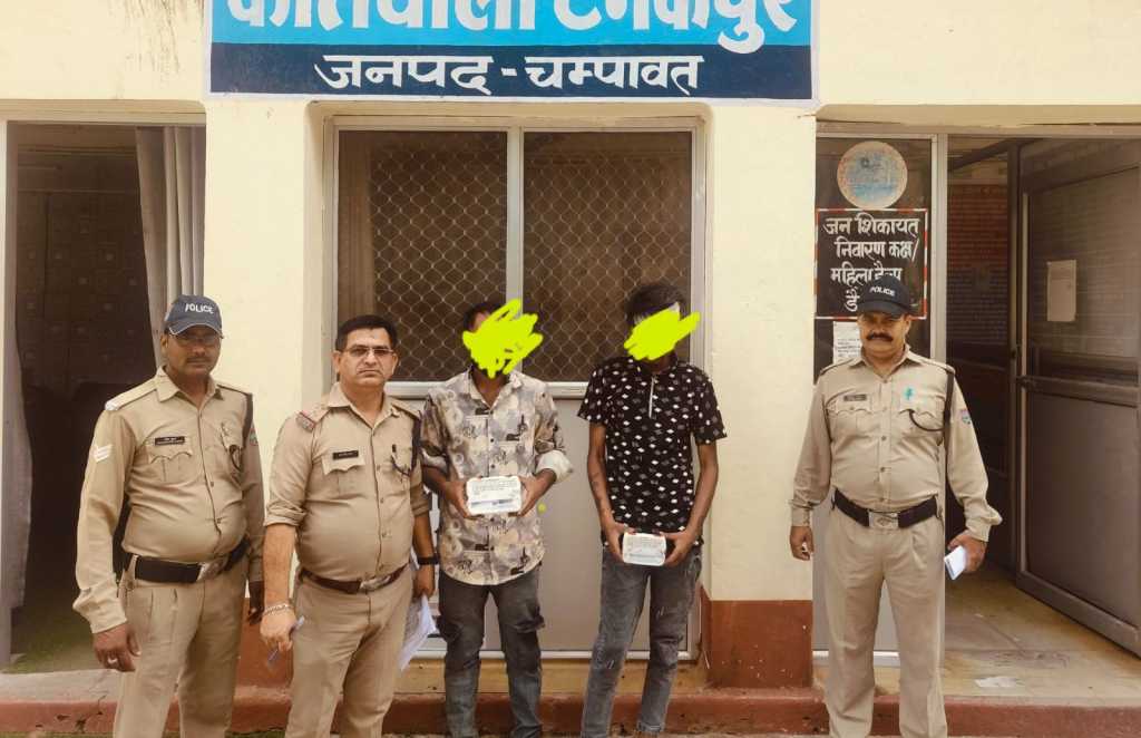 लूट की वारदात को अंजाम देने वाले दो फरार अभियुक्तों को पुलिस ने दबोचा, एक अभियुक्त को पहले ही कर लिया गया था गिरफ्तार, वैधानिक कार्यवाही के बाद भेजा जेल।