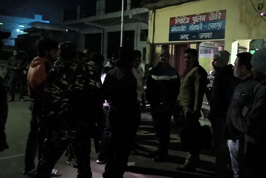 नेपाल से पशु तस्करी का प्रयास नाकाम, एसएसबी ने ग्रामीणों के सहयोग से भैंसों व बकरी के साथ दो आरोपियों को दबोचा