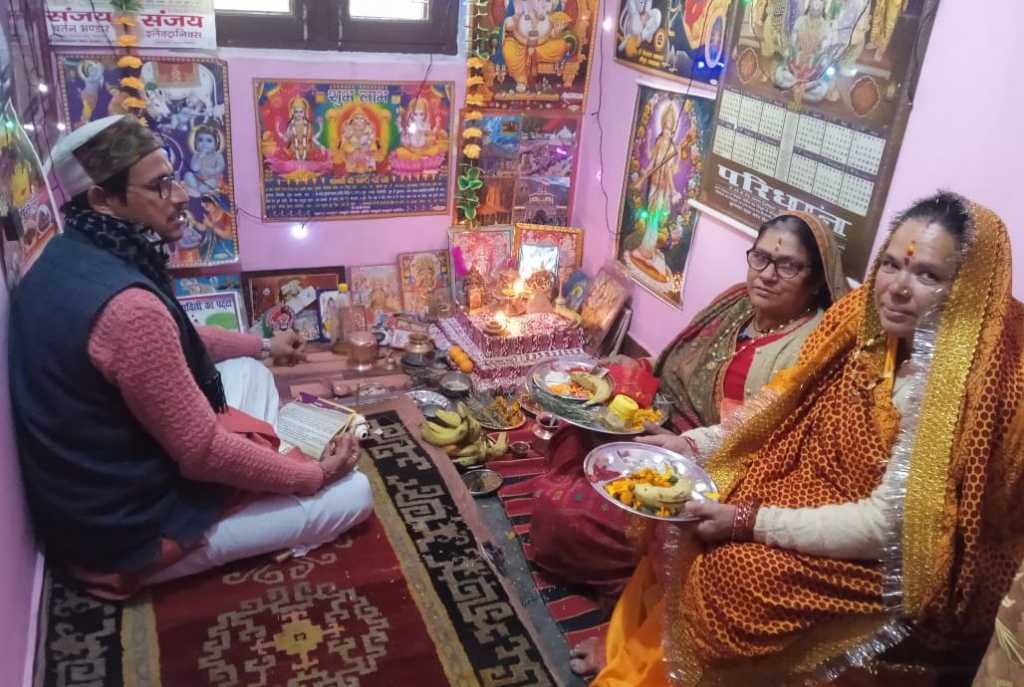 चम्पावत – संकट निवारण को चम्पावत के मादली में श्रद्धा भक्ति से हुआ श्रीगणेश पूजन, सुखशांति के साथ नौनिहालों की लंबी उम्र की कामना, महिलाओं ने किया उपवास।