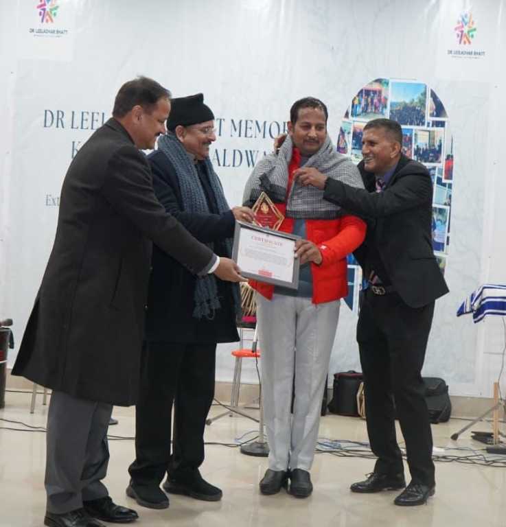 सम्मान – नागरिक निःशुल्क पुस्तकालय अभियान को मिला सम्मान, अनिल चौधरी ‘पिंकी’ हुए हल्द्वानी में सम्मानित, टनकपुर हुआ गौरवान्वित।