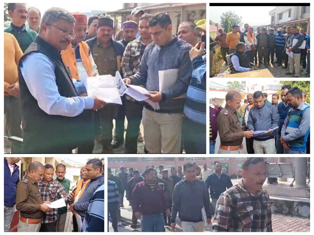 टनकपुर बनबसा बस स्टेशनों के आसपास अवैध टैक्सी संचालन पर परिवहन निगम ने जताई चिंता, हंगामेदार प्रदर्शन के बाद कार्यवाही की मांग को लेकर एआरटीओ और कोतवाल को सौपा ज्ञापन।