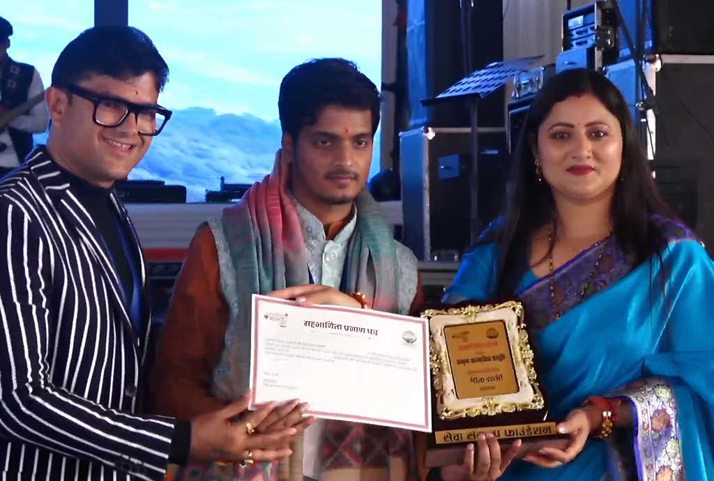 राज्य स्तरीय उत्तराखंड कौथिक महोत्सव में उत्तम तिवारी ने बेहतर मंच संचालन से बढ़ाया सितारगंज का गौरव, देहरादून में आयोजित भव्य सांस्कृतिक आयोजन में प्रदेशभर से कलाकारों, गणमान्य अतिथियों और हजारों दर्शकों की रही उपस्थिति ।