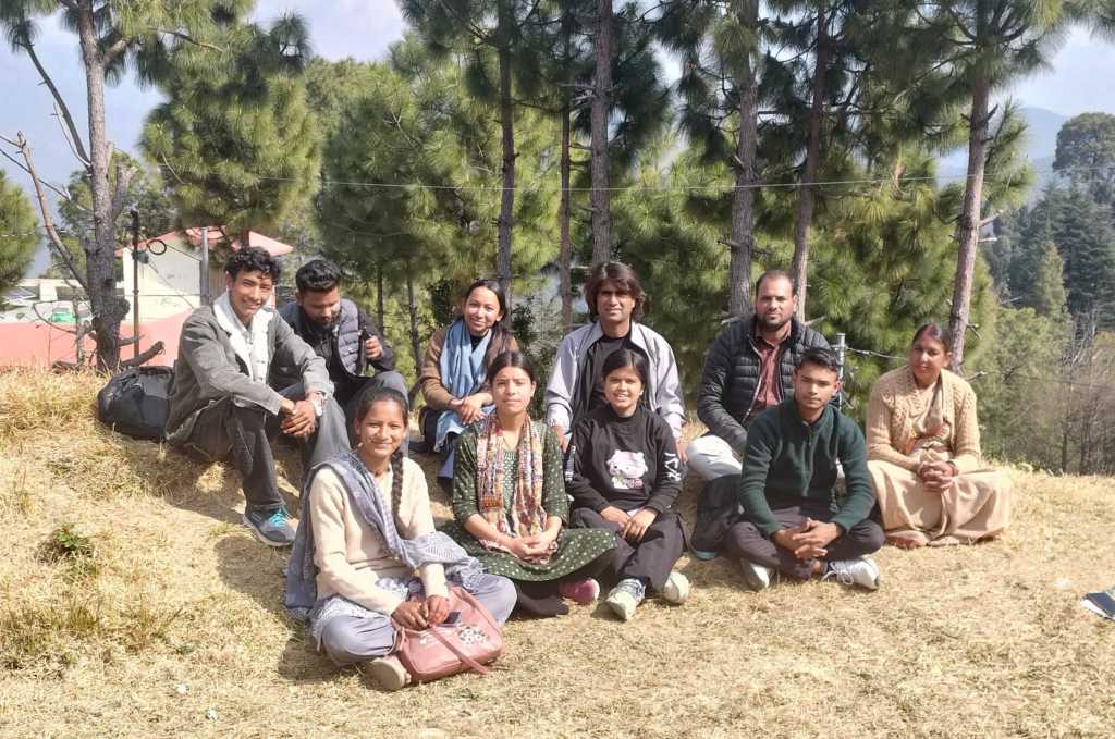 चमोली – थराली में ‘अंतरराष्ट्रीय मातृभाषा दिवस’ के उपलक्ष्य में हिंदी विभाग द्वारा ‘क से कविता’ का किया गया आयोजन।