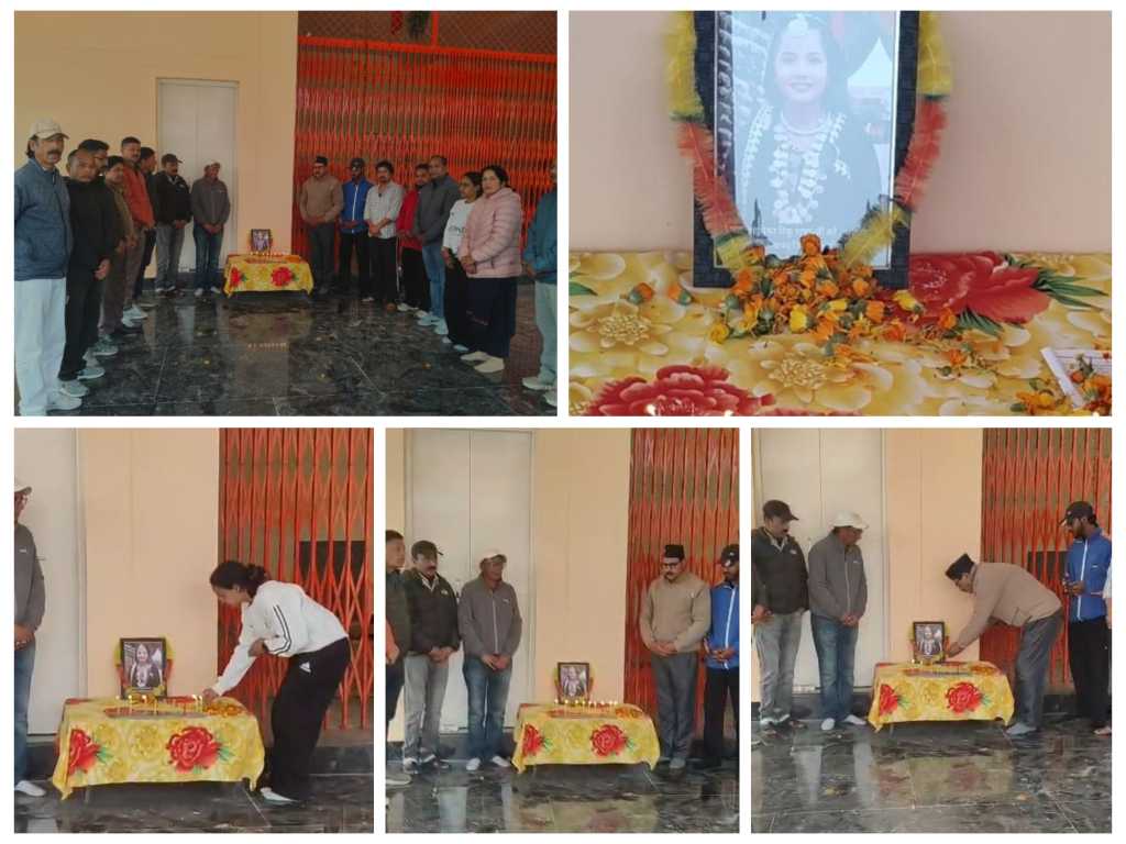 लोहाघाट – लोकगायिका रिंकू राणा के निधन से लोहाघाट–चम्पावत में शोक की लहर, तमाम स्थानीय कलाकारों ने दी भावभीनी श्रद्धांजलि, शोकसभा में दो मिनट का मौन रखकर दी श्रद्धांजलि।