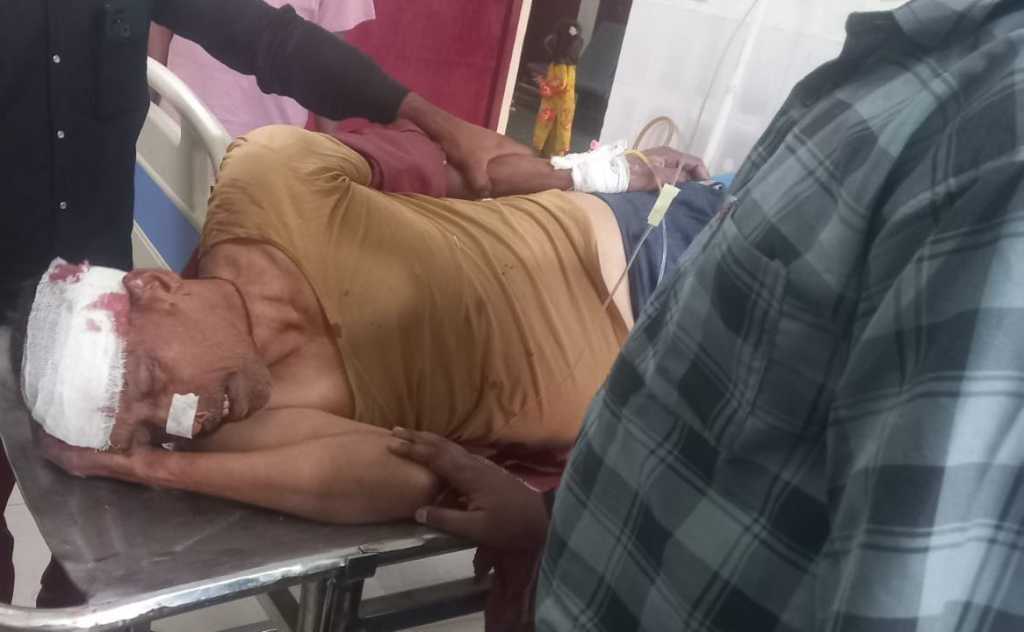 सीमा चौकी टनकपुर के जवानों ने सड़क दुर्घटना में घायल श्रद्धालु की बचाई जान, सुरक्षा के साथ ही देवदूत का भी एसएसबी कर रहीं हैं कार्य।